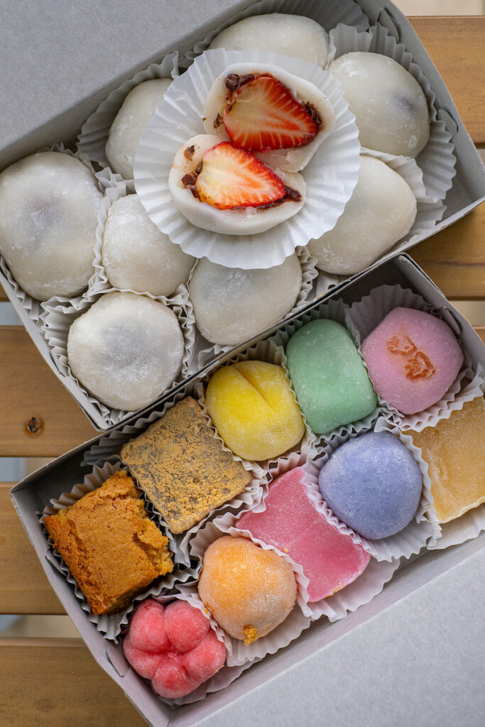 Him2310 Ay Hilo Two Ladies Mochi 27