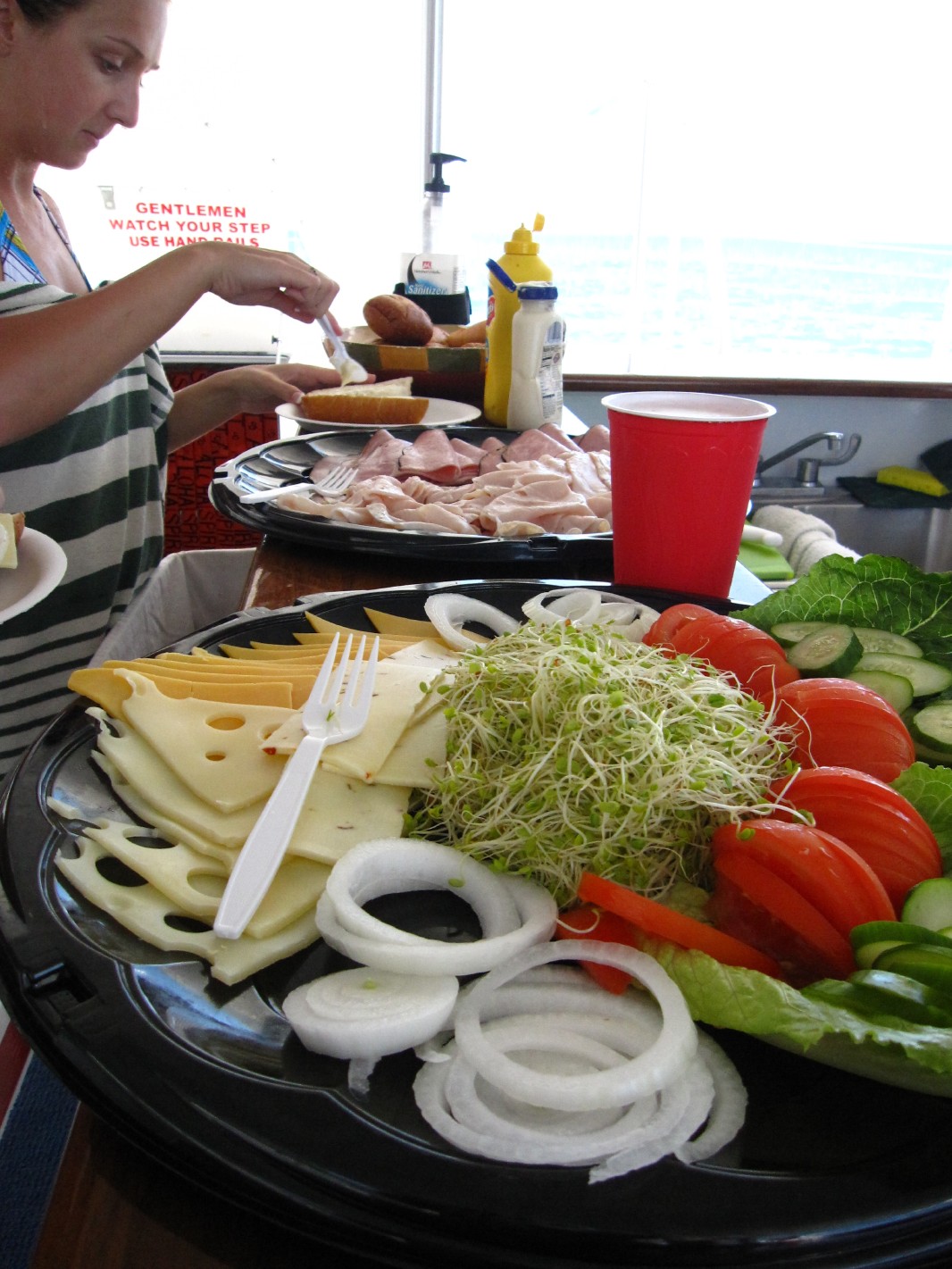 Waikiki_lunch_and_snorkel_catamaran_sail