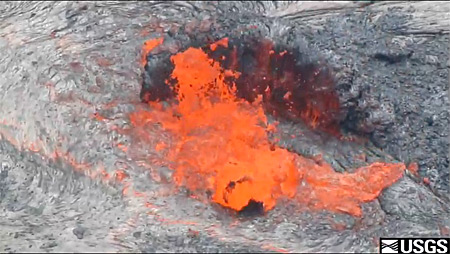 kilauea_volcano_lava_lake_Puu_Oo_crater