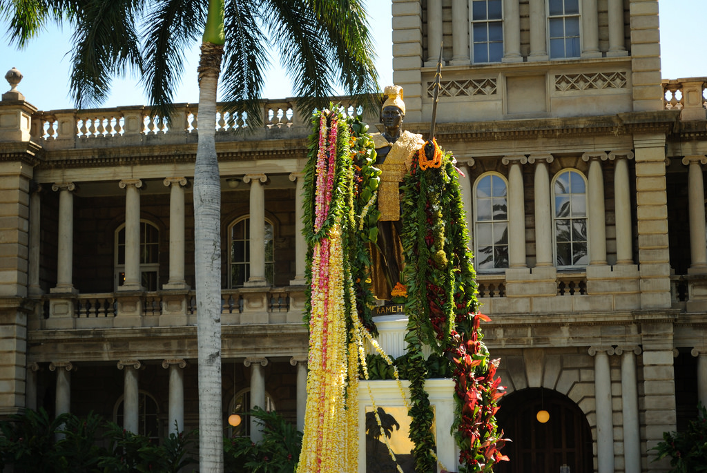 kamehameha day statue