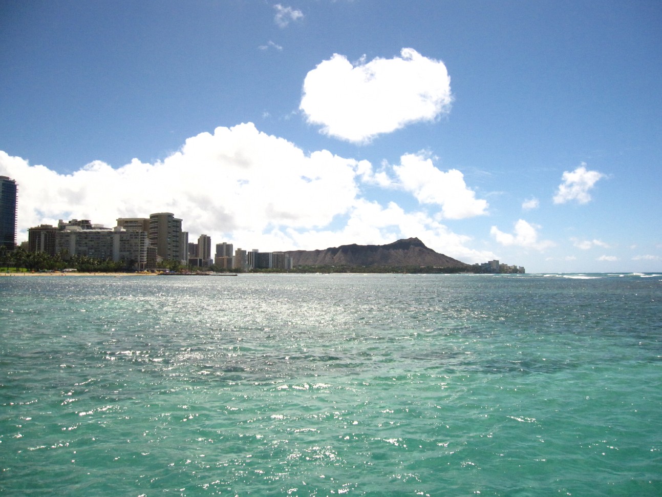 Waikiki_lunch_and_snorkel_catamaran_sail