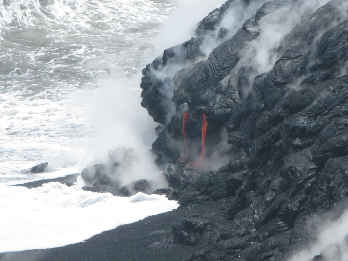 Kilauea_volcano_Kalapana_lava_flow_slows_down