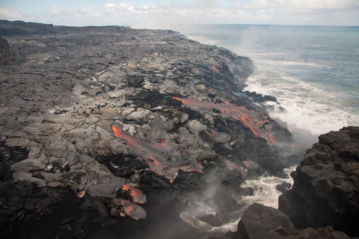 Kilauea_volcano_Kalapana_lava_flow_slows_down