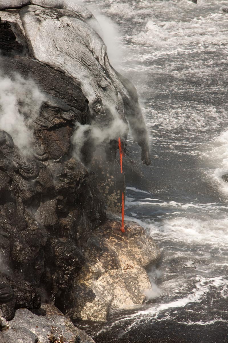 Kilauea_volcano_Kalapana_lava_flow_slows_down