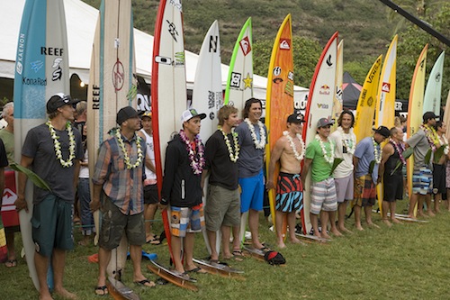 Hawaii_Oahu_Waimea_surfing_Aikau