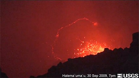 Kilauea_lava_flows_Hawaii_video