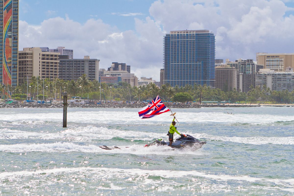 hokulea flag