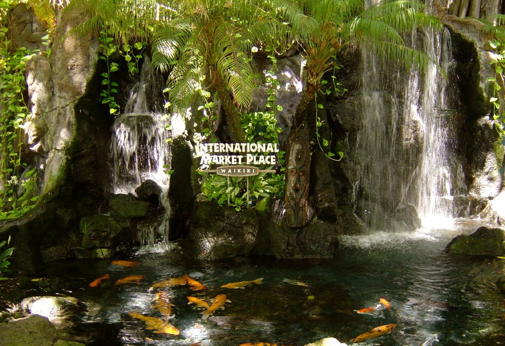 waikiki_international_marketplace_closing