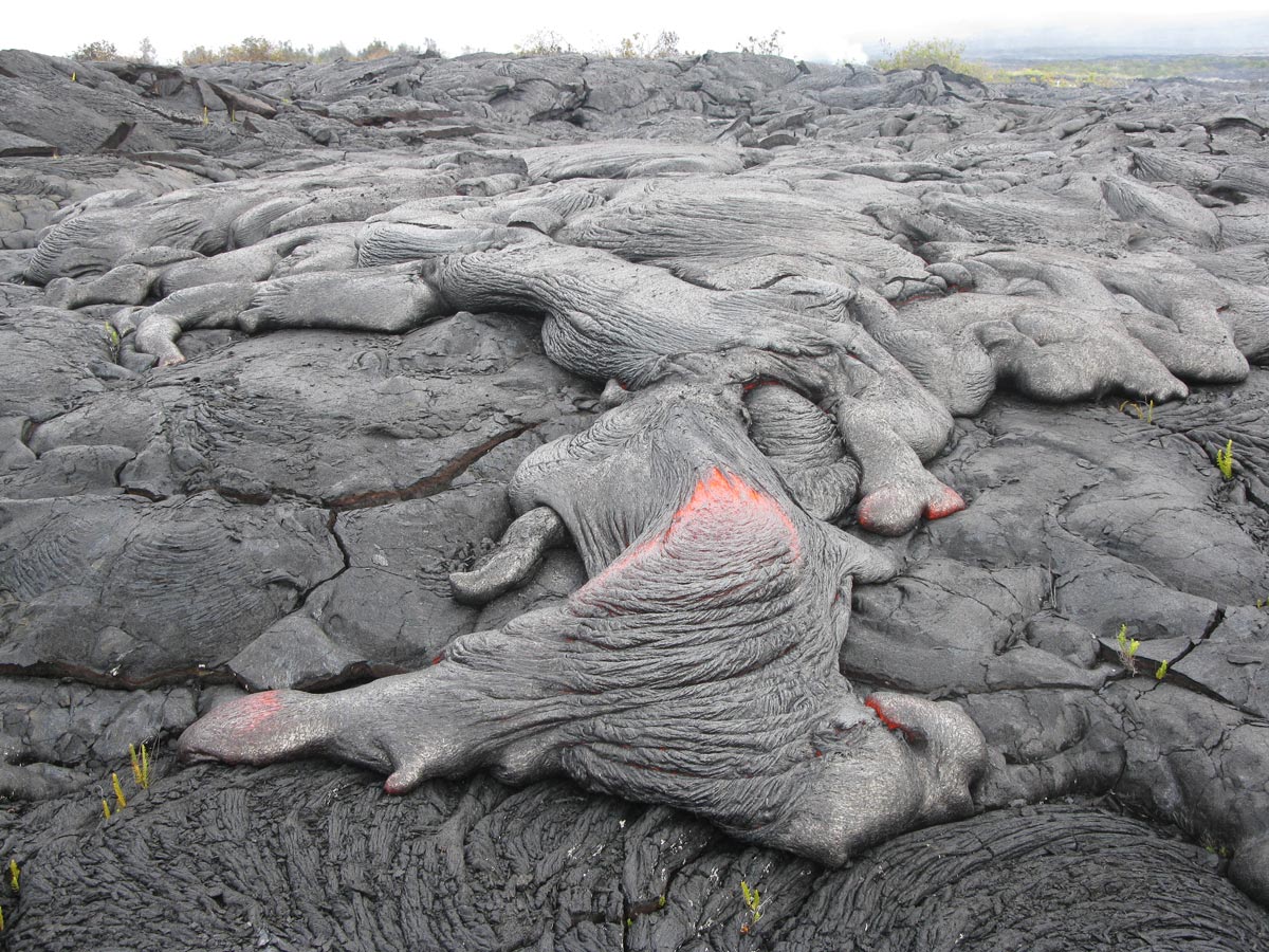Kilauea_volcano_Kalapana_destroys_home_enters_ocean
