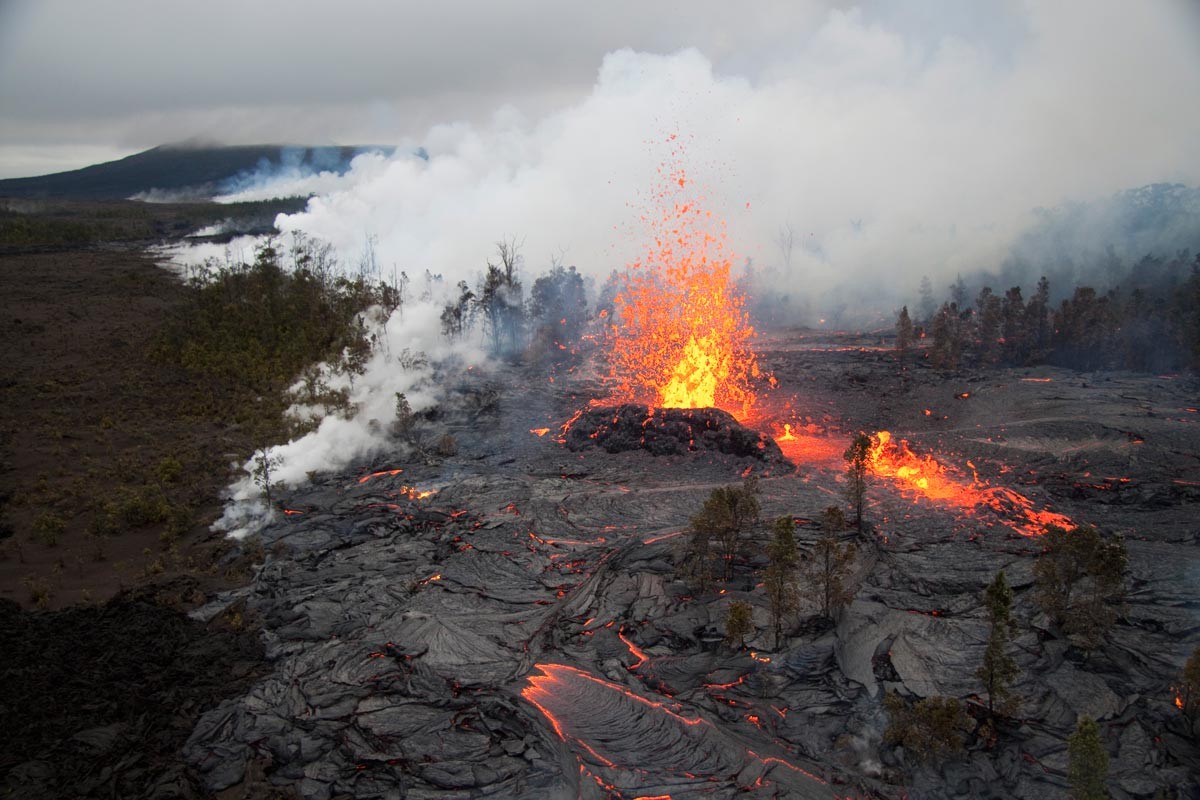 video_released_Kilauea_volcano_crater_collapse