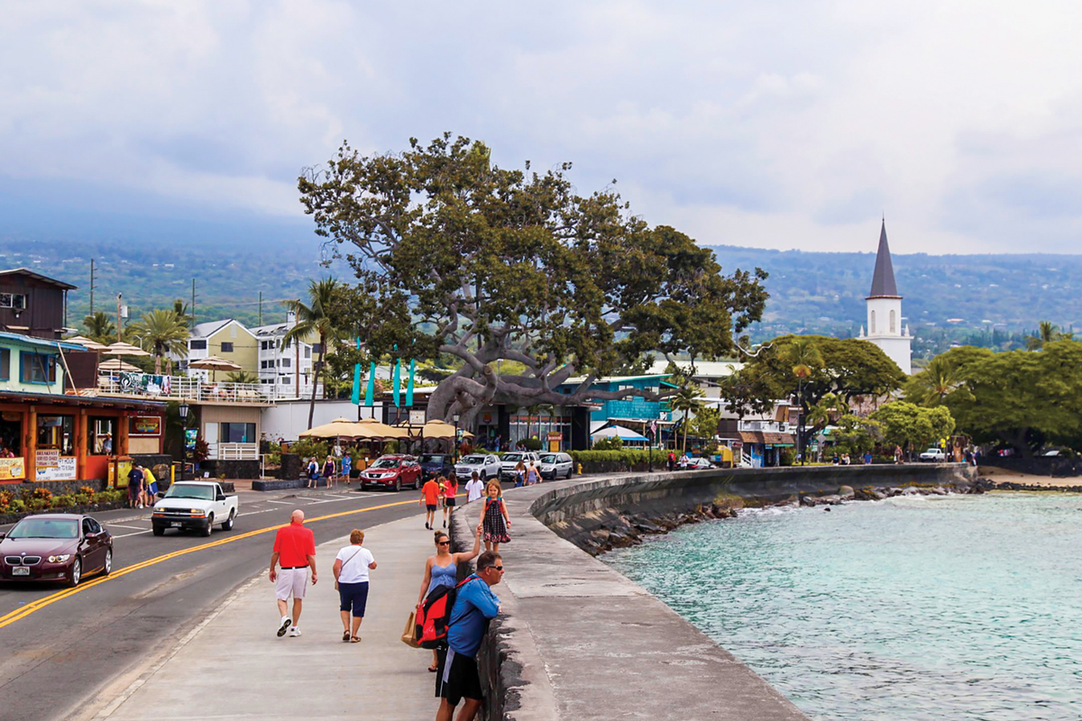 Aliʻi Drive along the waterfront in Kailua-Kona