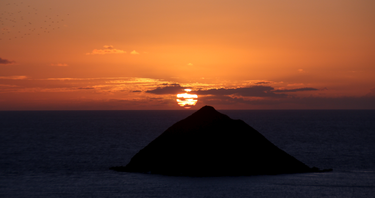 lanikai pillboxes sunrise
