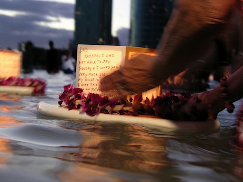 lantern_floating_hawaii_oahu_honolulu_annual lantern_floating_hawaii_oahu_honolulu_annual