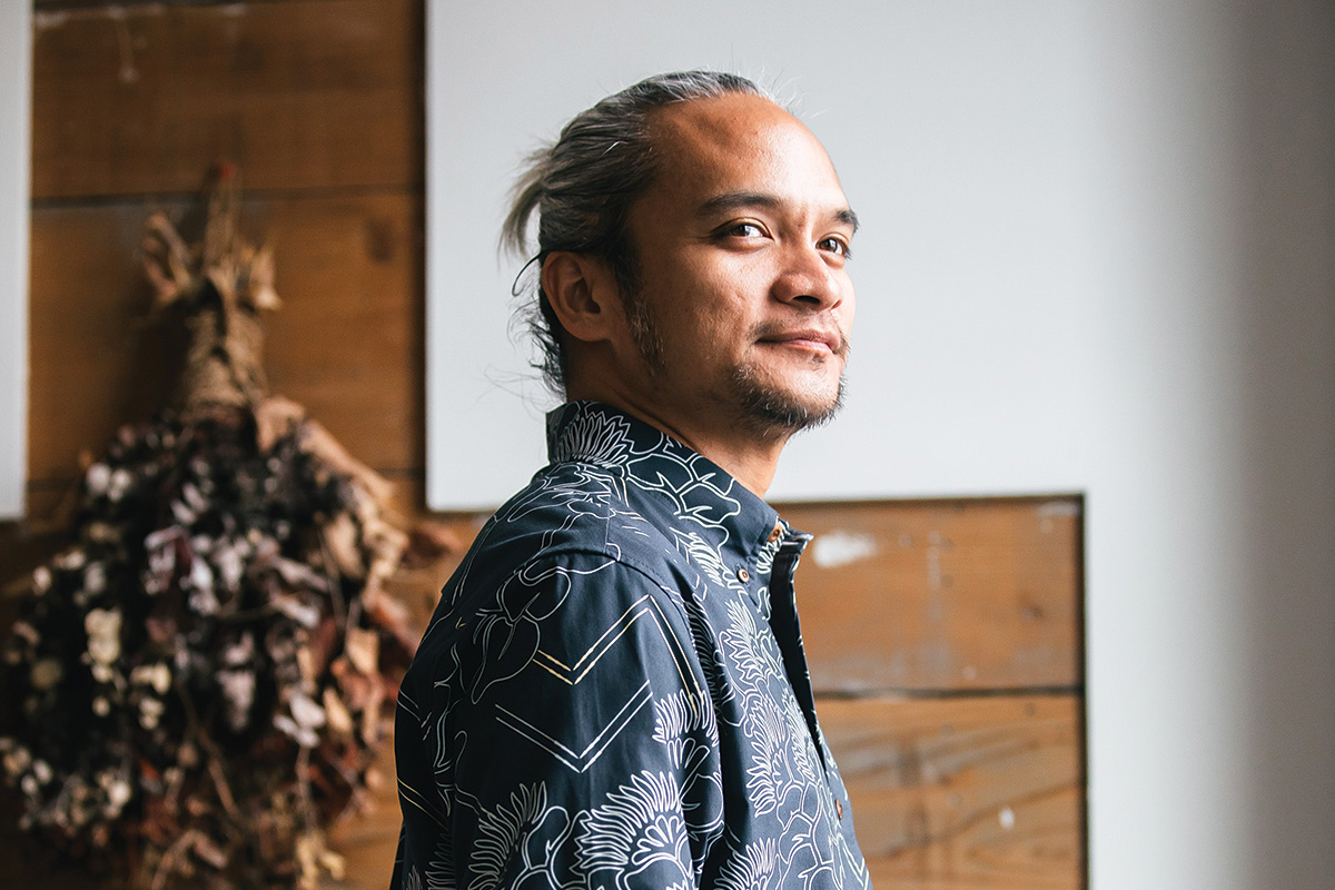 SIG ZANE シグゼーン ワンピース　ハワイhilo hawaii A Local's Guide to Hawaii: Kuhao Zane - HAWAIʻI Magazine