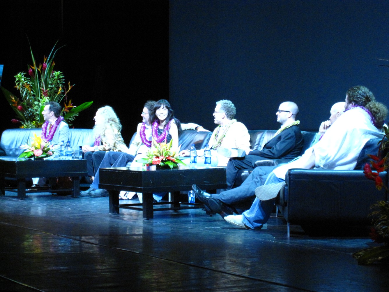 Lost_Hawaii_series_season_cast_creators_TV