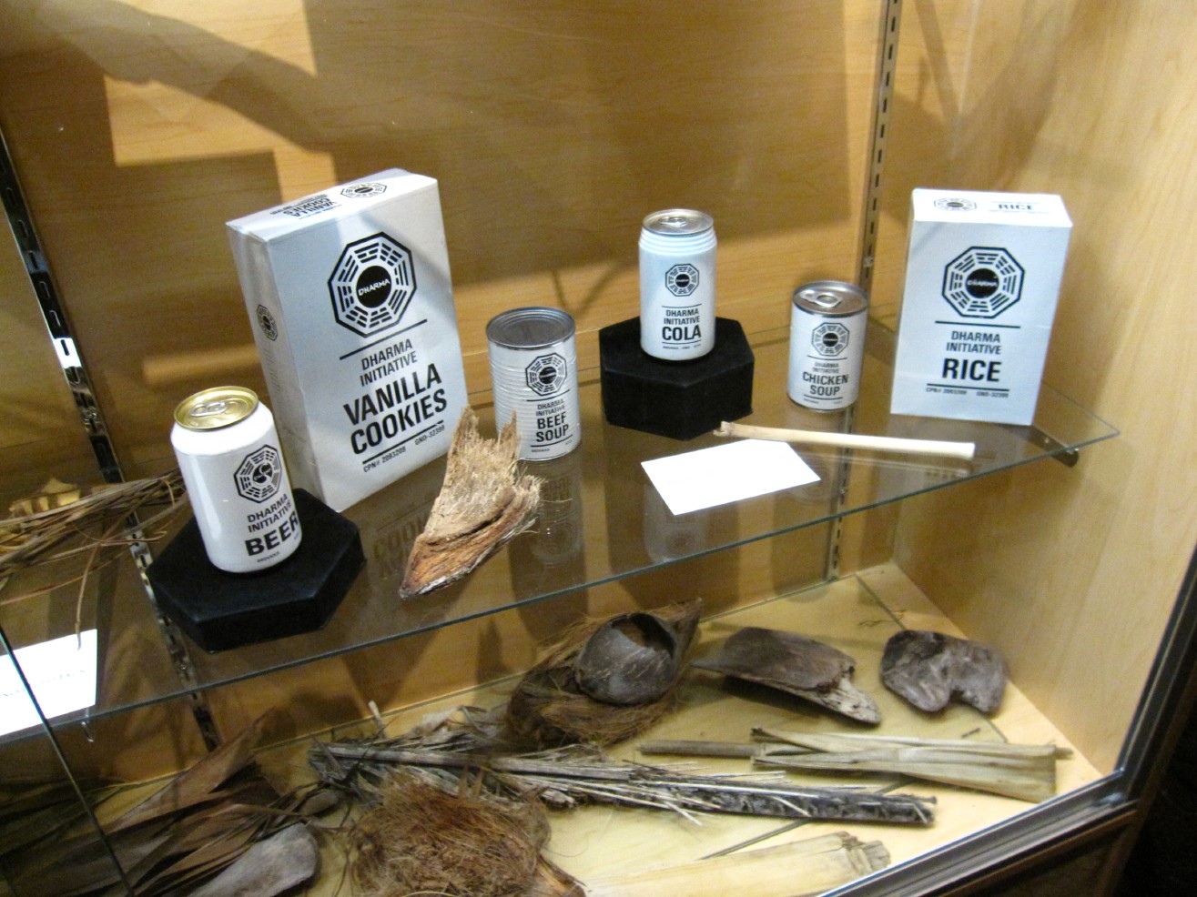 Lost_Hawaii_series_season_cast_creators_TV