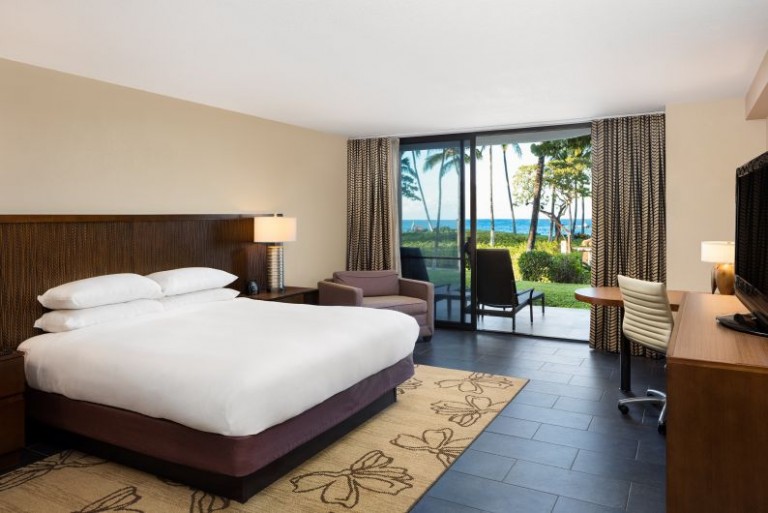 MAKAI Cabana Ocean Front King