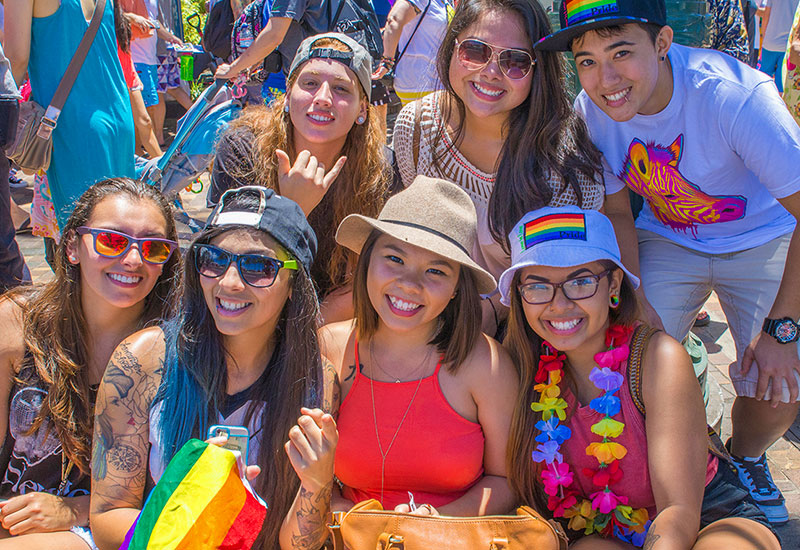 PRIDEparadeWATCHERS2_800_0