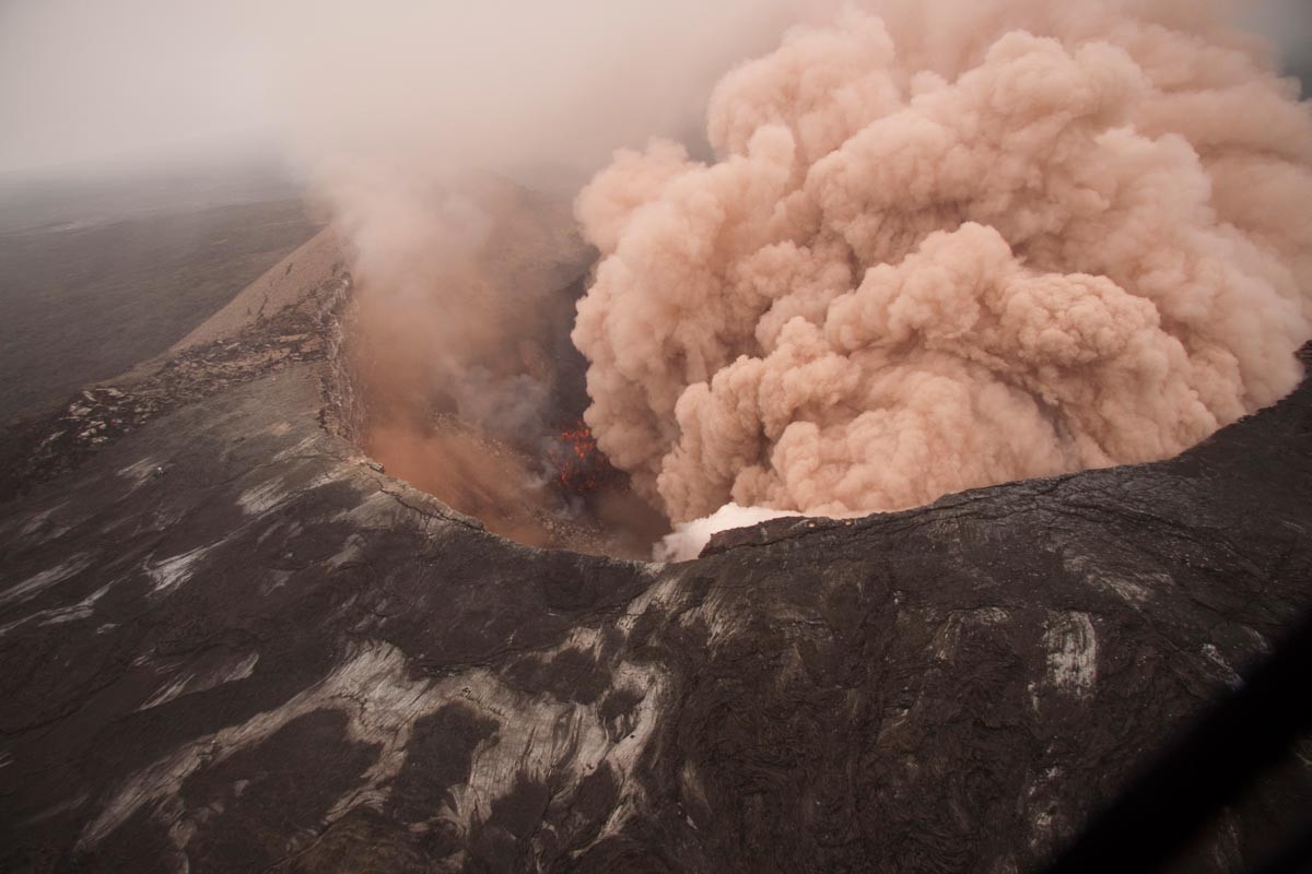 new_lava_vent_opens_at_Kilauea_volcano