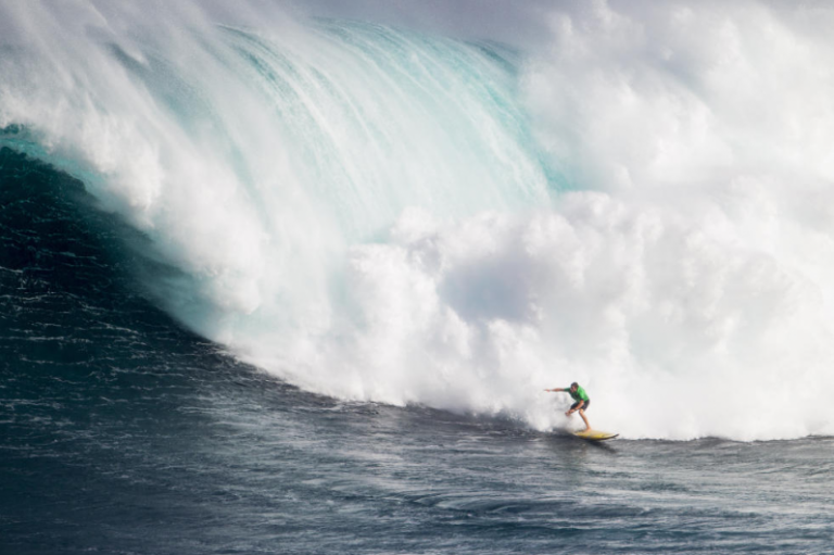 peahi-challenge-maui-waves