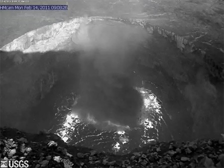 lava_lake_collapses_Hawaii_Kilauea_volcano