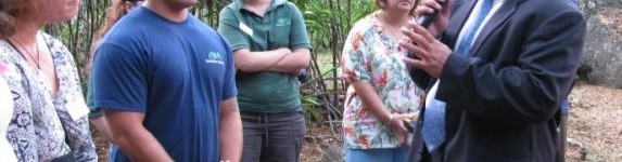Waimea Valley Group Tour