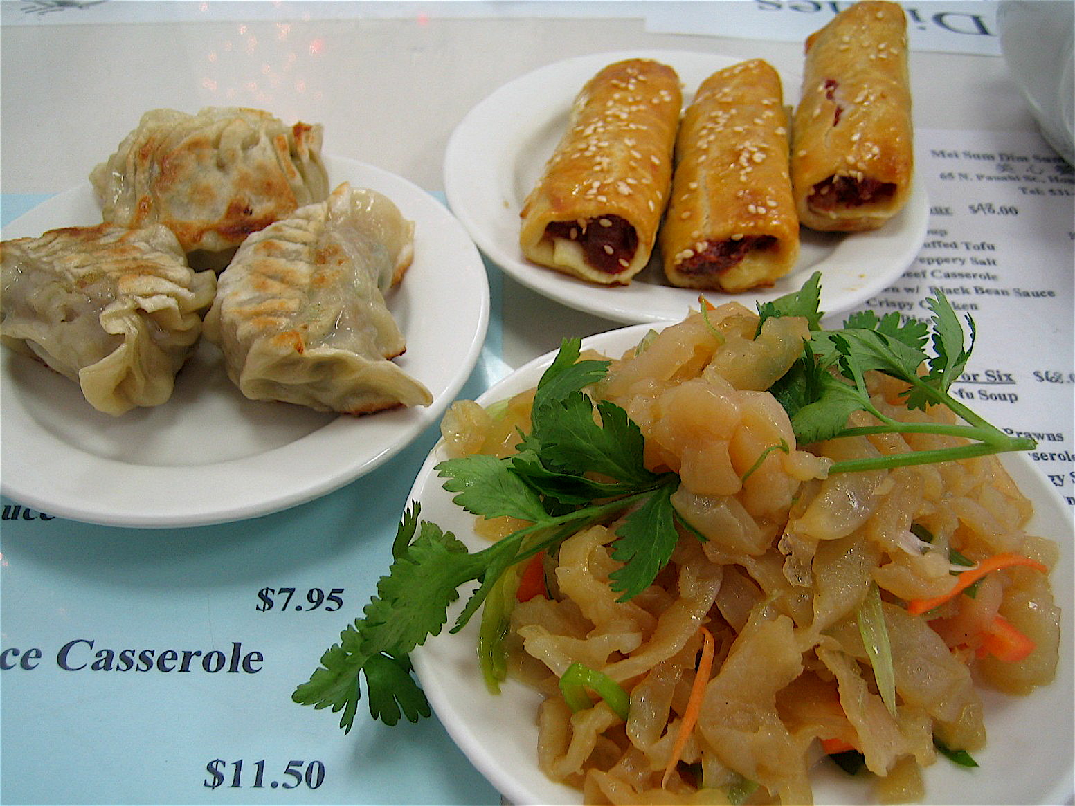 Dim_sum_at_Mei_Sum_in_Honolulu_Chinatown_district Dim_sum_at_Mei_Sum_in_Honolulu_Chinatown_district