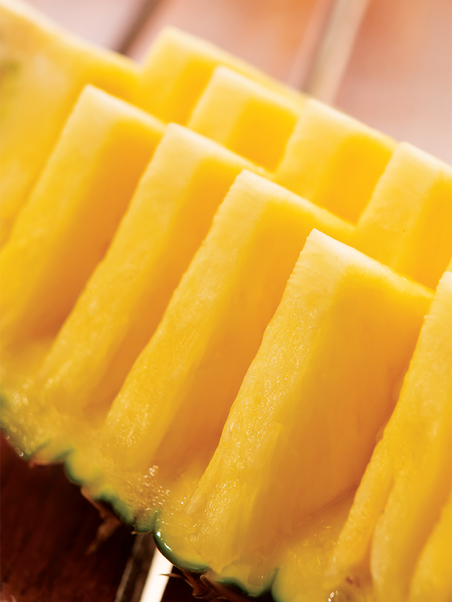 Recipe: Hawaii pineapple carpaccio - HAWAIʻI Magazine