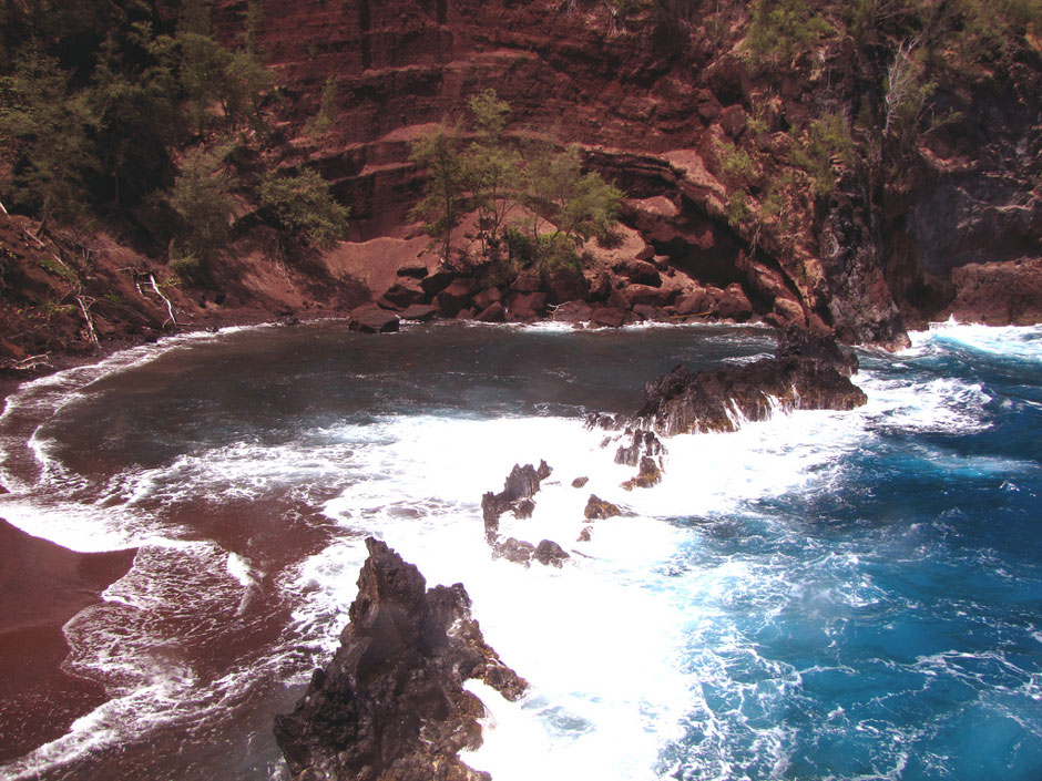 red-sand-beach-hawaii-maui