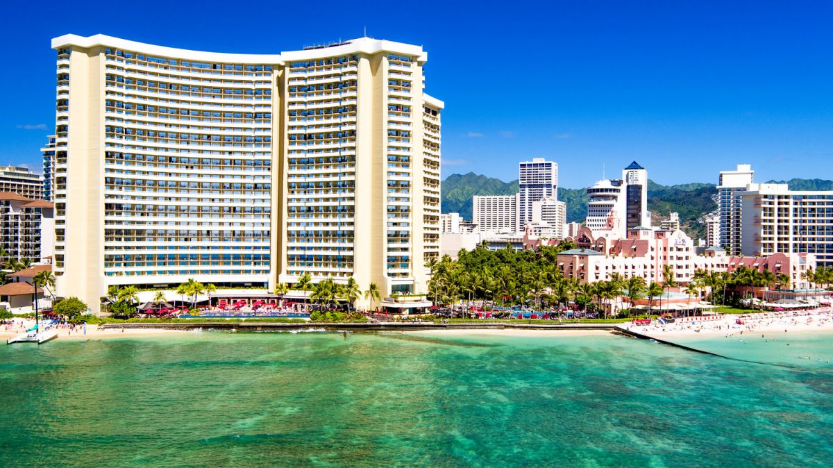 waikiki sand