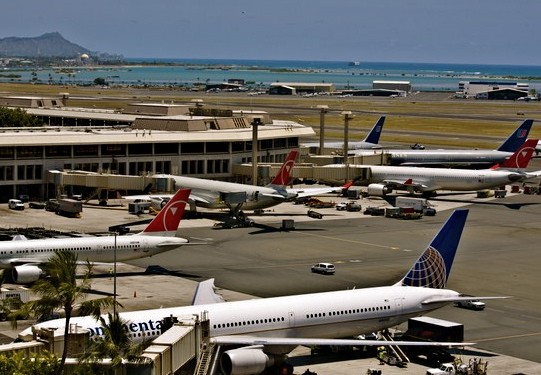 New shuttle service at Honolulu airport offering door-to-door rides to Waikiki and other bustling Oahu destinations 