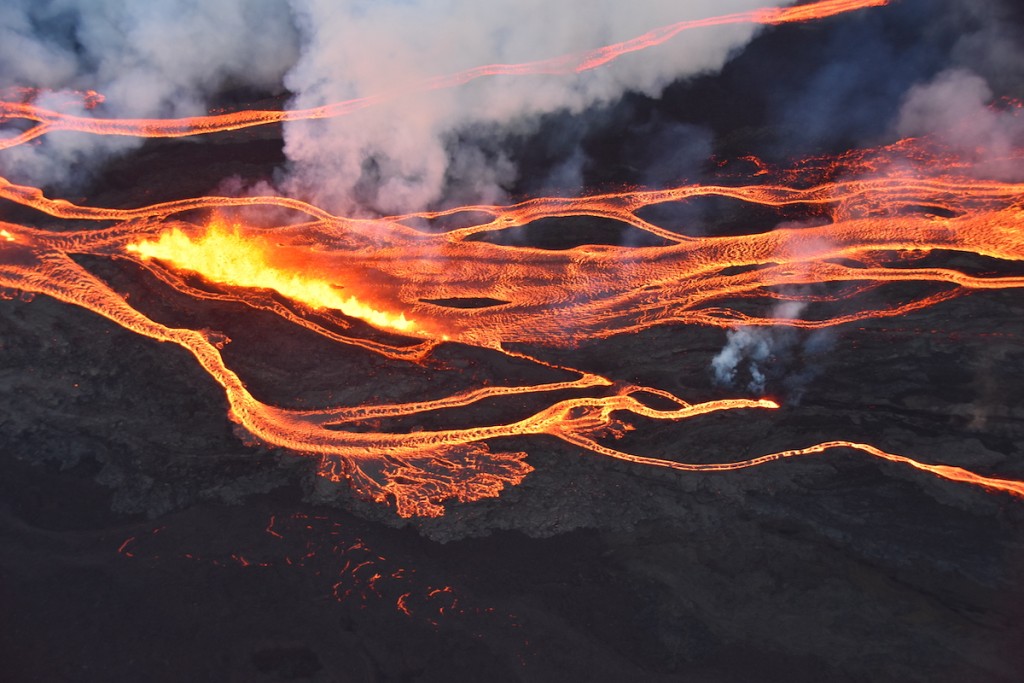 20221129 Mauna Loa Usgs 2