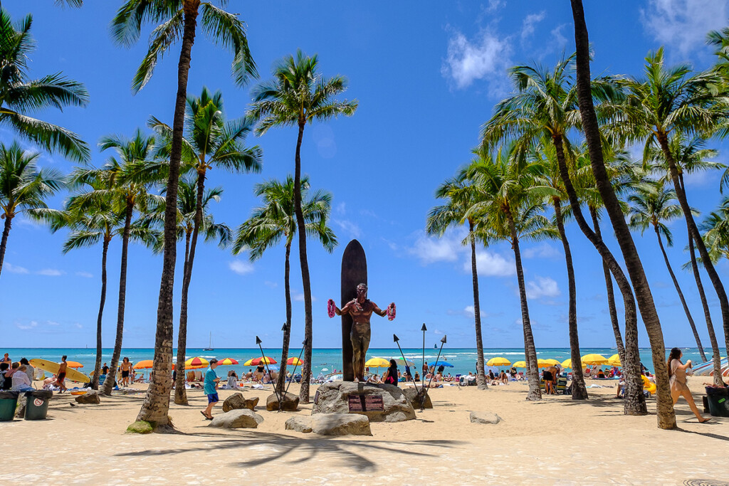 20231109 Oahu Photos Ctf Him1806 Ay Waikiki Cover Mar 27 2966