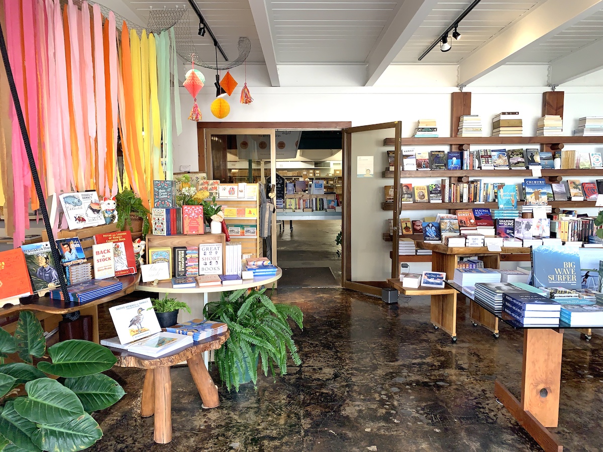 5 Independent Honolulu Bookstores That All Book Lovers Should Visit