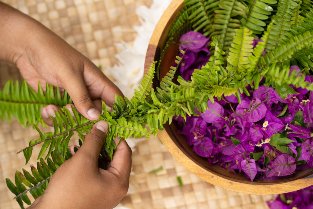 20240618 Fairmont Kea Lani Culture Leimaking Faimontkealanimaui