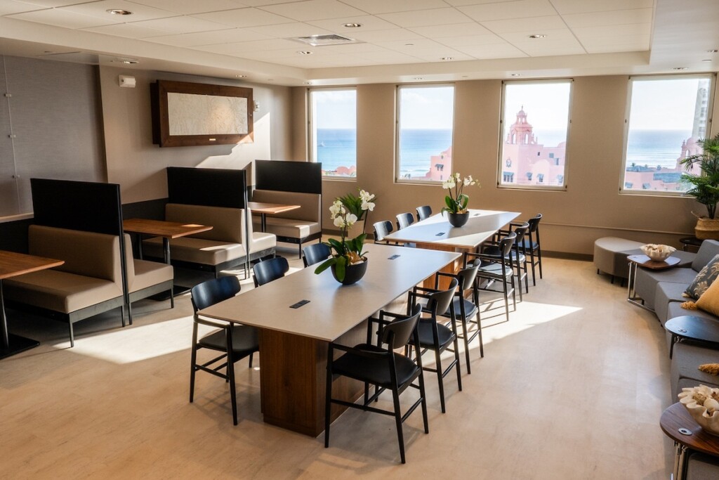 20250226 Capsule Hotel Lounge